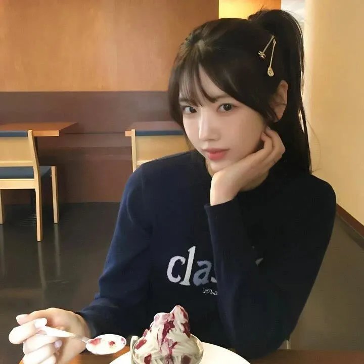 忧郁小女孩
